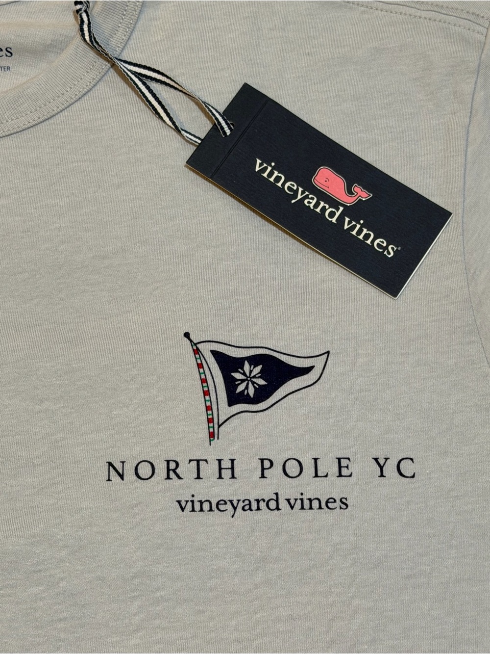 NWT MENS SHORT SLEEVED VINEYARD VINES SANTA SKIPPER DUNES SHIRT SIZE LARGE